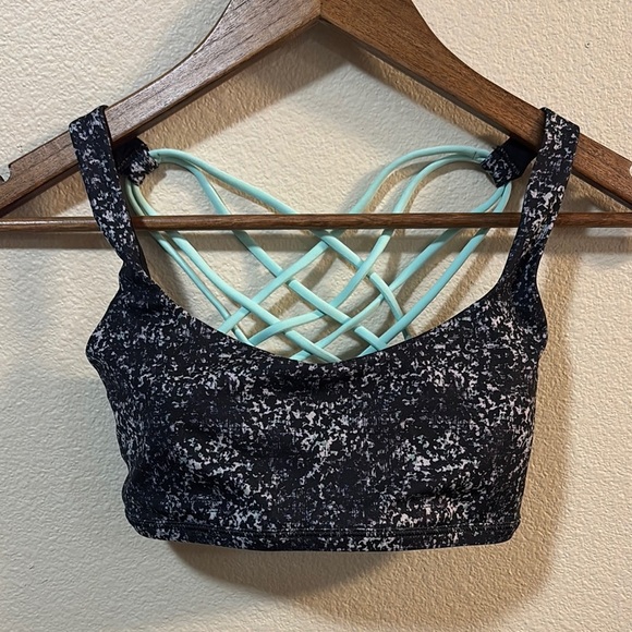 lululemon athletica Other - Lululemon Women's Sports Bra